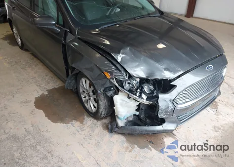 2016 Ford Fusion S z USA, uszkodzony, nr VIN 3FA6P0G77GR129684